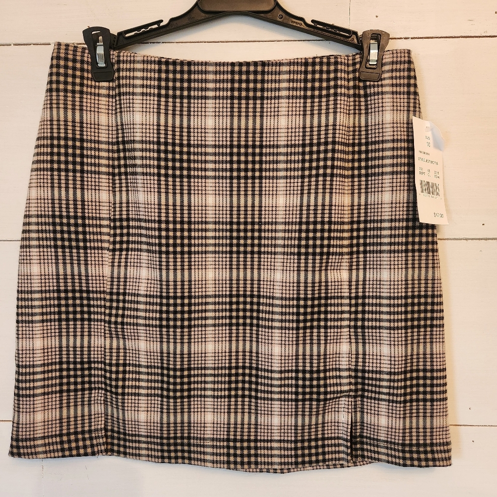 NWT Eyeshadow Plaid Mini